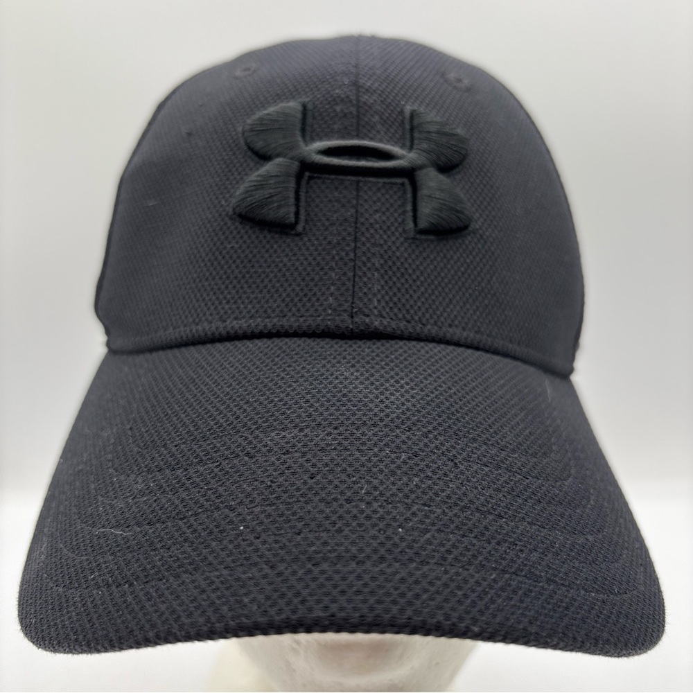 Under Armour Blitzing Fitted Hat Men's M/L Black Classic Fit Performance Stretch